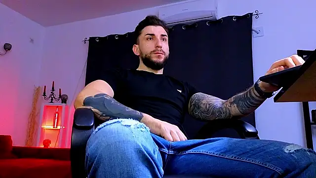 MightyAaron66 online show from February 15, 3:40 am