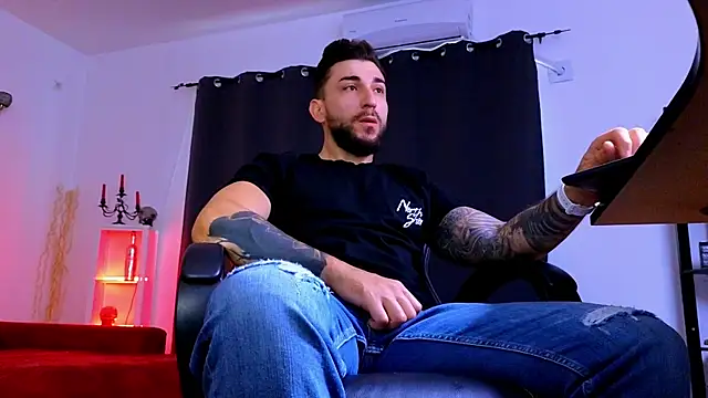 MightyAaron66 online show from July 13, 3:28 am