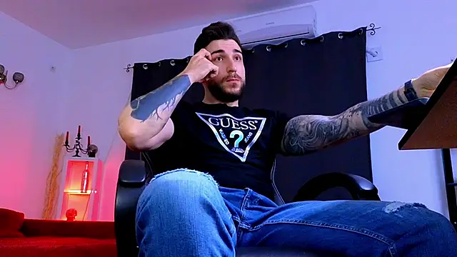 MightyAaron66 online show from April 15, 3:34 am