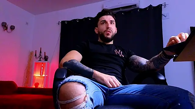 MightyAaron66 online show from December 3, 4:02 am