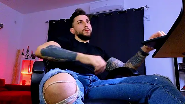 MightyAaron66 online show from March 3, 4:47 pm