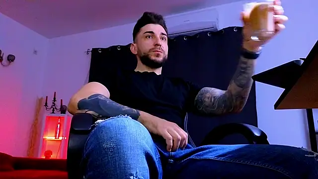 MightyAaron66 online show from March 30, 4:14 am