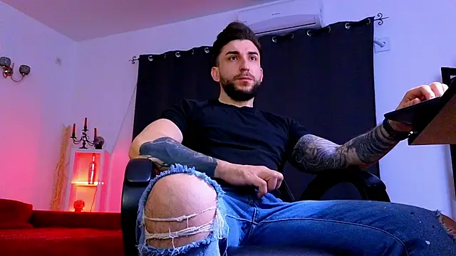 MightyAaron66 online show from April 17, 1:30 am