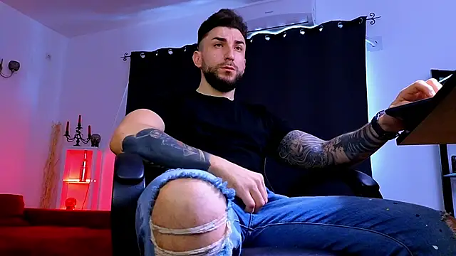 MightyAaron66 online show from February 21, 7:10 am