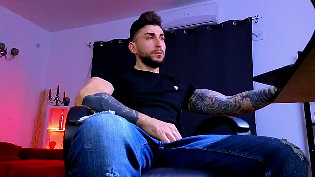 MightyAaron66 online show from April 2, 2:30 am