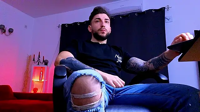 MightyAaron66 online show from February 10, 5:17 am