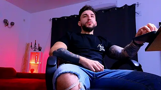 MightyAaron66 online show from December 1, 4:57 am