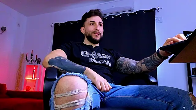 MightyAaron66 online show from February 16, 12:04 pm