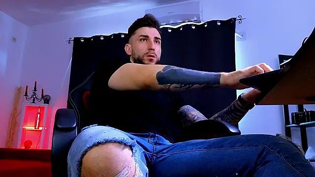 MightyAaron66 online show from February 20, 6:37 am