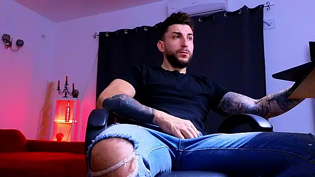 MightyAaron66 online show from November 15, 4:49 am