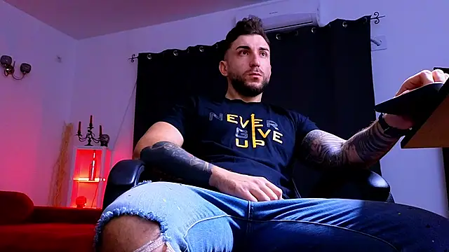 MightyAaron66 online show from October 24, 2:32 am