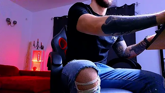 MightyAaron66 online show from November 16, 4:06 am