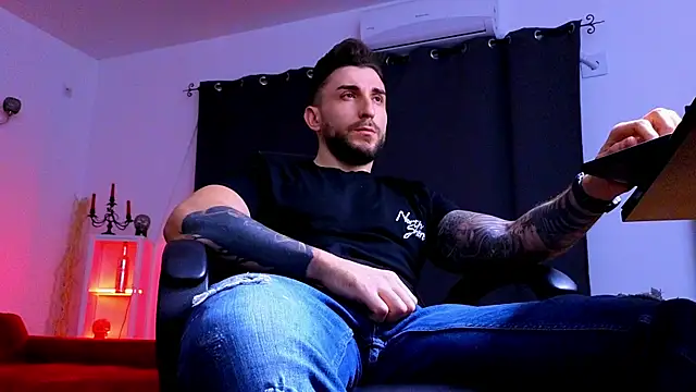 MightyAaron66 online show from January 17, 5:27 pm