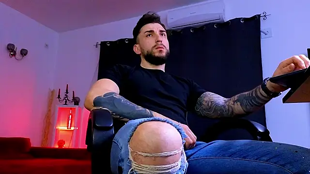 MightyAaron66 online show from February 26, 3:39 am