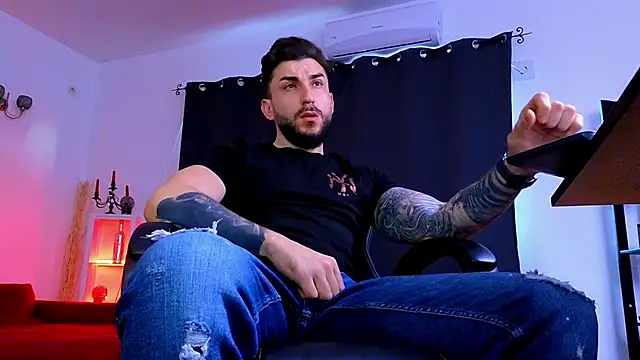 MightyAaron66 online show from May 19, 3:24 am