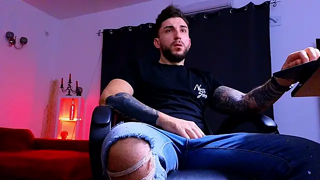 MightyAaron66 online show from November 28, 3:50 am