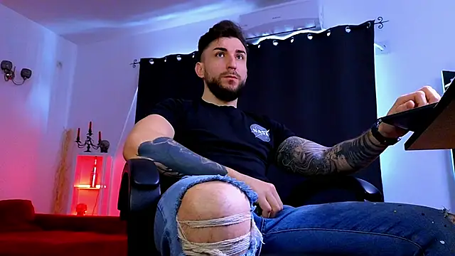 MightyAaron66 online show from February 22, 7:11 am