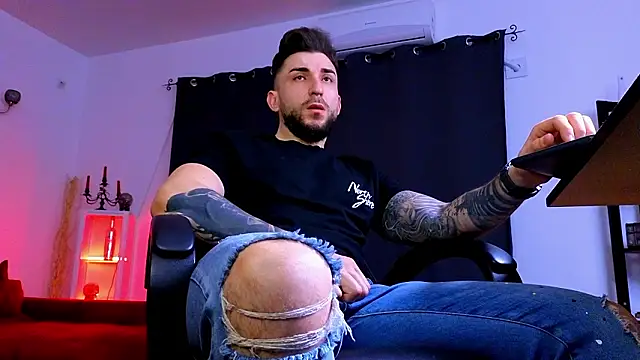 MightyAaron66 online show from March 13, 3:33 am