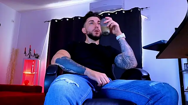MightyAaron66 online show from July 17, 5:15 am