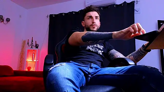 MightyAaron66 online show from November 26, 3:34 pm