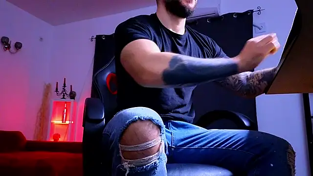 MightyAaron66 online show from December 15, 5:02 am