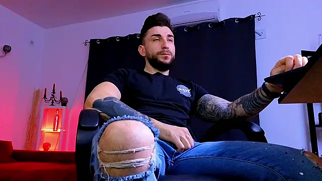 MightyAaron66 online show from March 19, 3:39 am