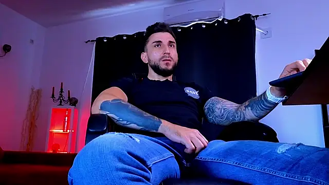 MightyAaron66 online show from July 7, 6:47 am