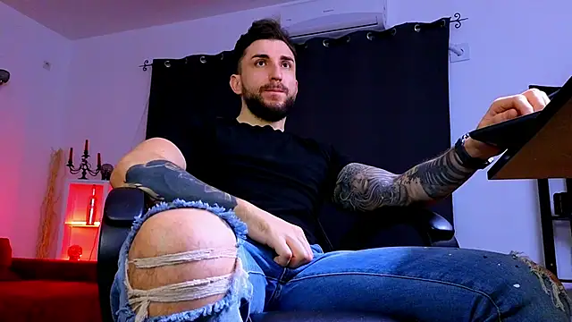 MightyAaron66 online show from February 13, 3:23 pm