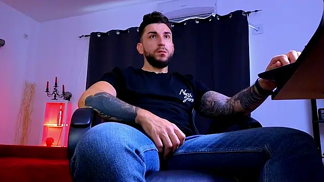 MightyAaron66 online show from July 6, 3:24 am