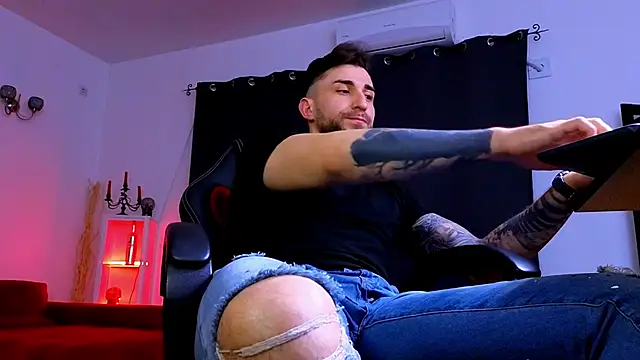 MightyAaron66 online show from February 20, 6:43 pm