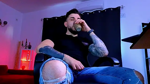 MightyAaron66 online show from May 11, 3:30 am