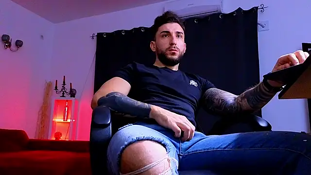 MightyAaron66 online show from November 29, 3:50 am