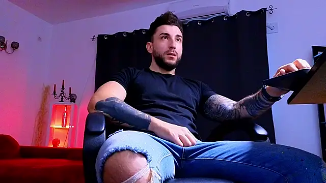 MightyAaron66 online show from October 23, 5:06 am