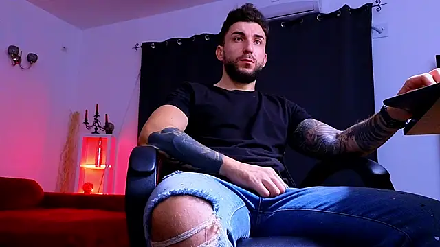 MightyAaron66 online show from November 19, 4:01 am