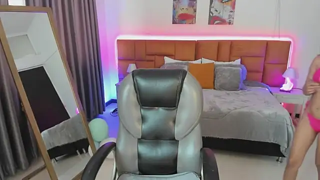 Tamy edwards online show from April 16, 7:58 pm