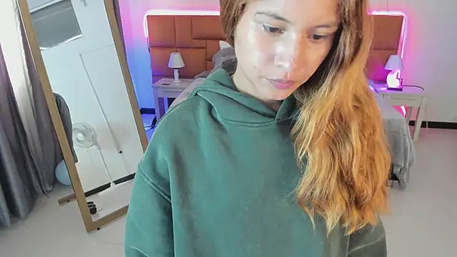 Tamy edwards online show from April 14, 8:03 pm