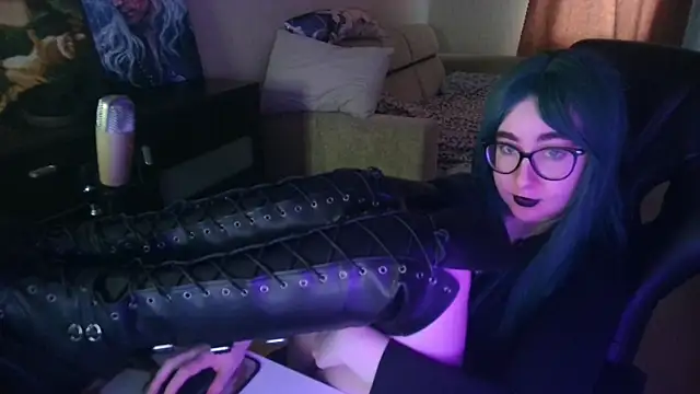 Snapshot of el_sweety chatting on February 21, 11:44 am el sweety online show from February 21, 11:44 am