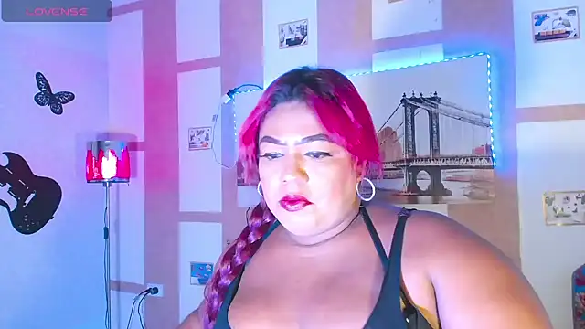 Snapshot of OpraxBellinda chatting on October 7, 2:34 am OpraxBellinda online show from October 7, 2:34 am
