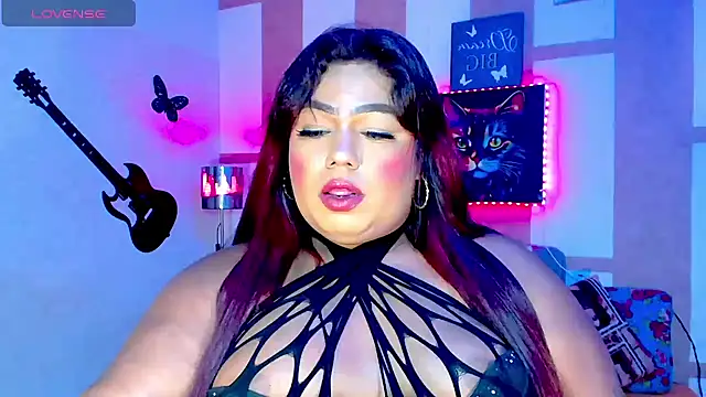 Snapshot of OpraxBellinda chatting on June 7, 3:45 am OpraxBellinda online show from June 7, 3:45 am