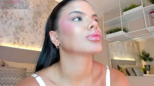 JadaKai online show from April 21, 12:12 am