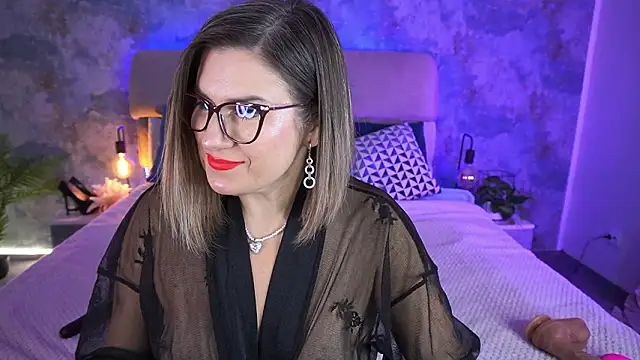 KiraRoxx online show from January 18, 10:24 pm