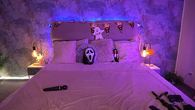 KiraRoxx online show from October 25, 8:42 pm