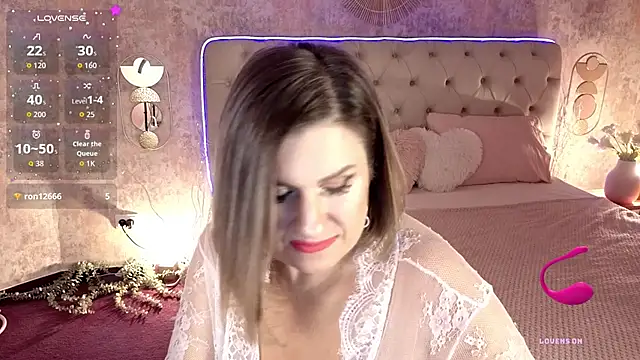 KiraRoxx online show from December 1, 9:26 pm