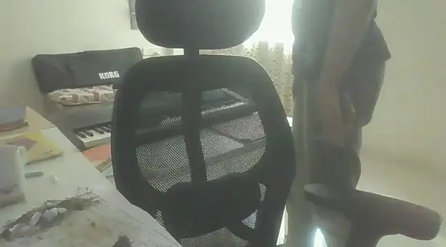 Snapshot of dominanthubby chatting on December 6, 8:43 am dominanthubby online show from December 6, 8:43 am