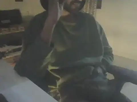 Snapshot of dominanthubby chatting on December 4, 4:10 pm dominanthubby online show from December 4, 4:10 pm