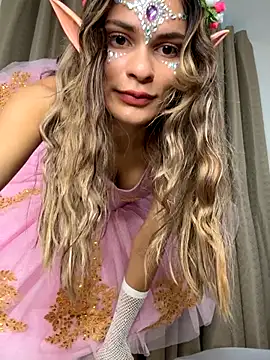 cuteluci  online show from October 31, 12:13 pm