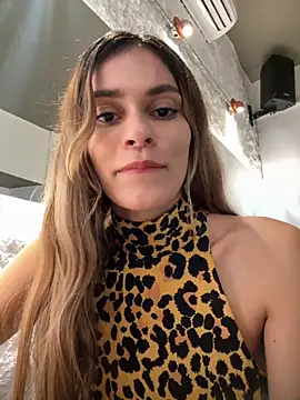 cuteluci  online show from October 11, 10:44 pm