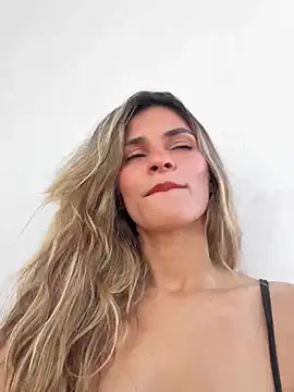 cuteluci  online show from June 15, 12:27 pm