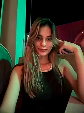 cuteluci  online show from September 29, 12:06 am