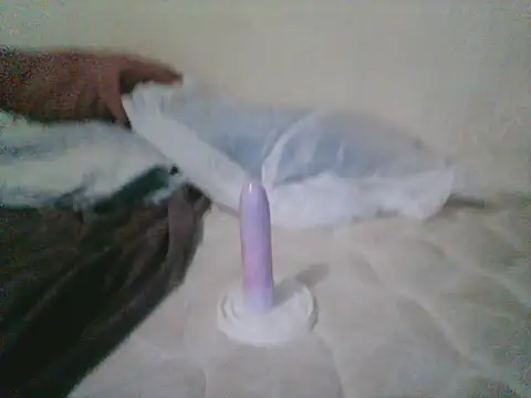 Snapshot of Emilylyn2501 chatting on October 9, 2:01 am Emilylyn2501 online show from October 9, 2:01 am